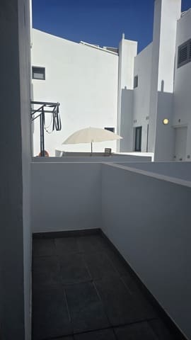 2 bedroom Townhouse for rent in Santa Catalina - Canteras, Las Palmas de Gran Canaria with garage - € 1,250 (Ref: 9148953)