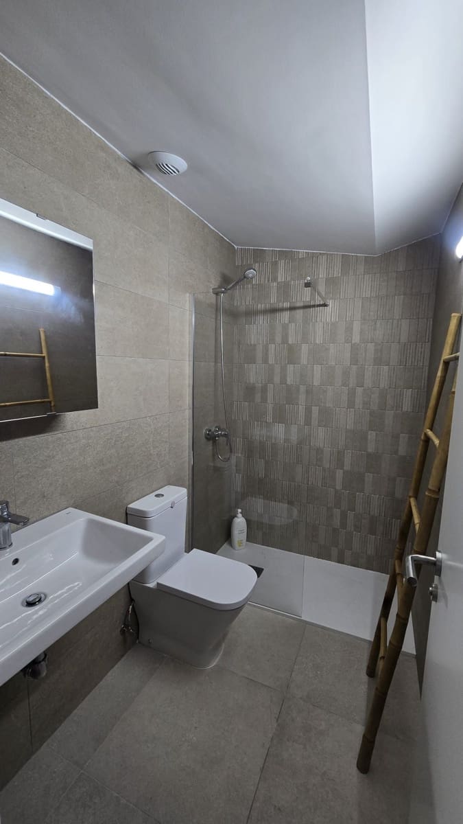 2 soverom Hus til leie i Las Palmas de Gran Canaria med garasje - € 1 250 (Ref: 9148953)