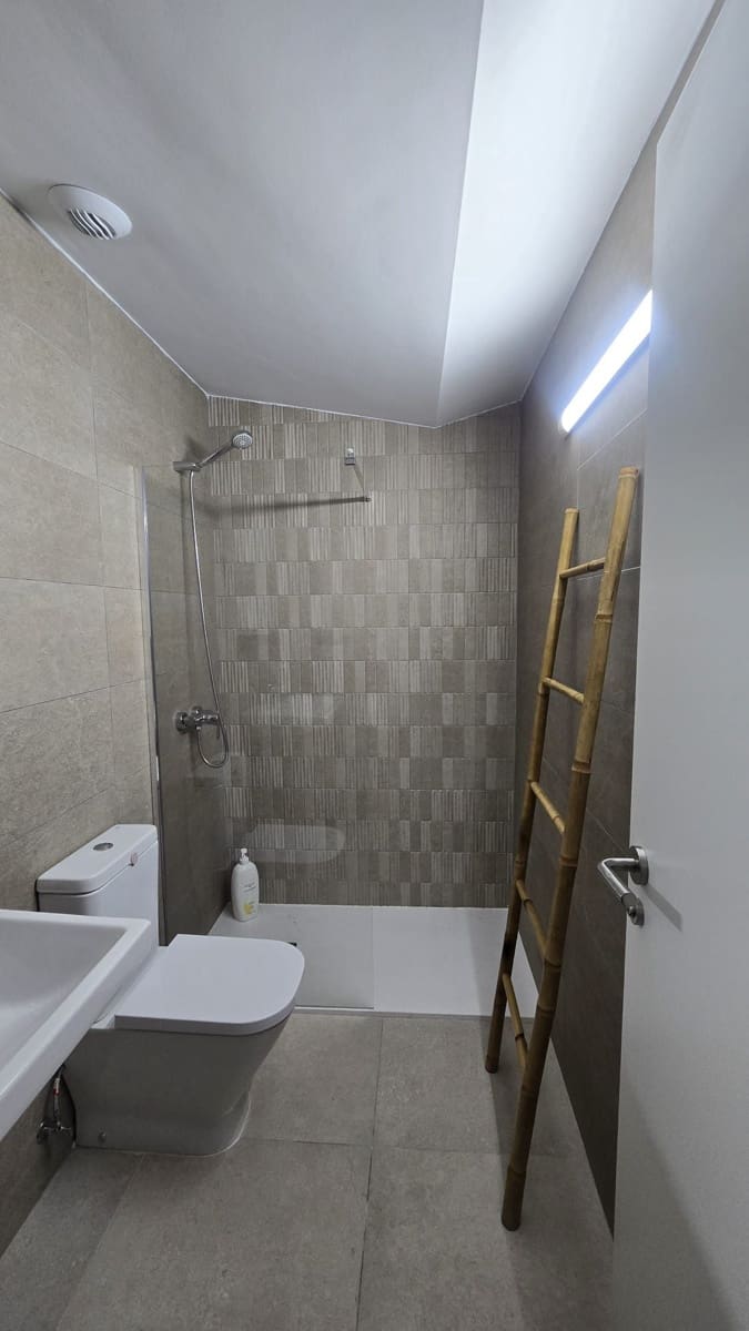 2 soverom Hus til leie i Las Palmas de Gran Canaria med garasje - € 1 250 (Ref: 9148953)