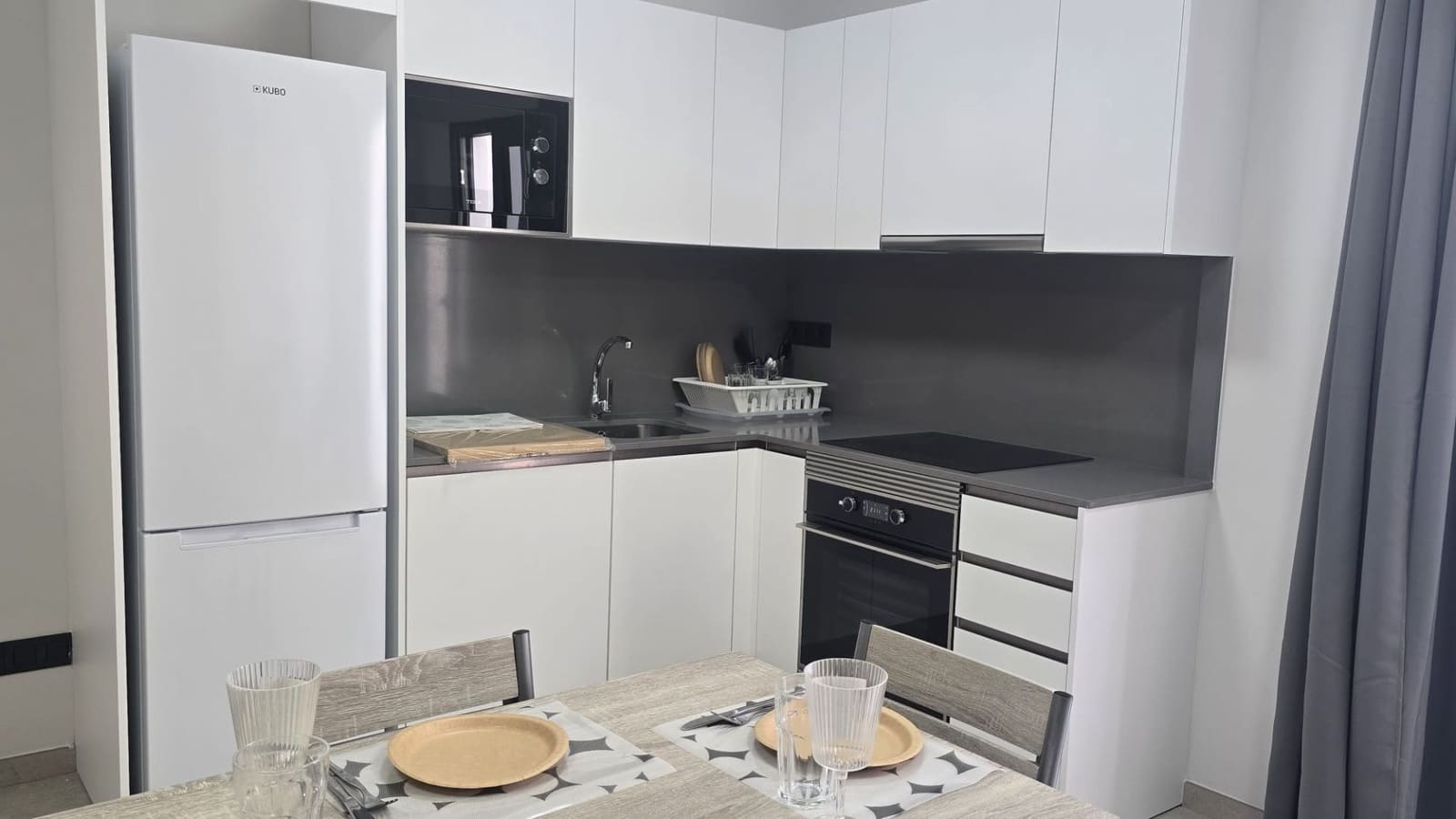 2 soverom Hus til leie i Las Palmas de Gran Canaria med garasje - € 1 250 (Ref: 9148953)