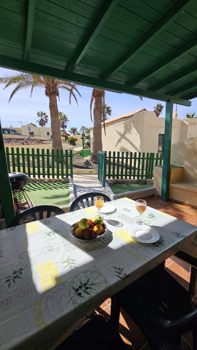   2 soveværelse   ferieLejlighed i Costa Calma   med   swimmingpool  garage  - € 560 (Ref: 9398232)