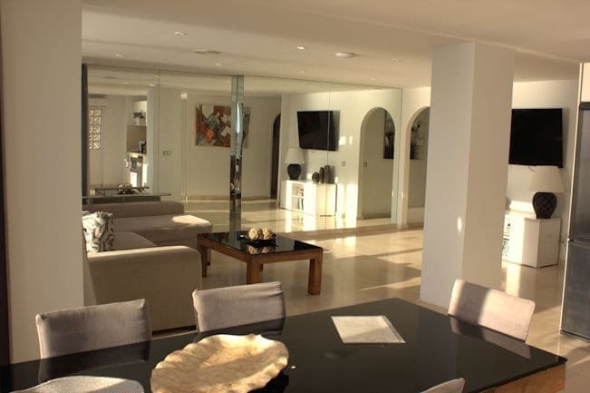 2 bedroom Apartment for sale in Arguineguin with pool - € 640,000 (Ref: 9535580)