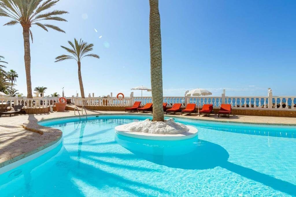 2 bedroom Apartment for sale in Arguineguin with pool - € 640,000 (Ref: 9535580)