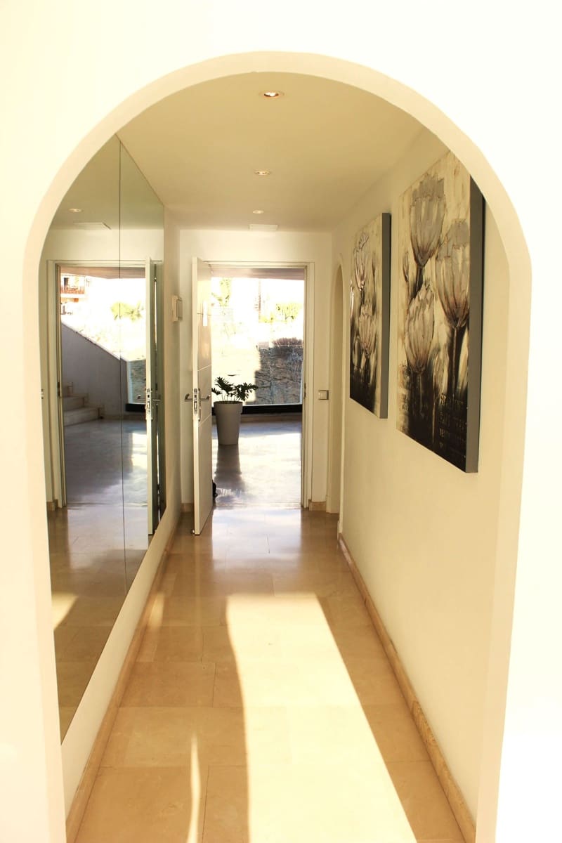 2 bedroom Apartment for sale in Arguineguin with pool - € 640,000 (Ref: 9535580)