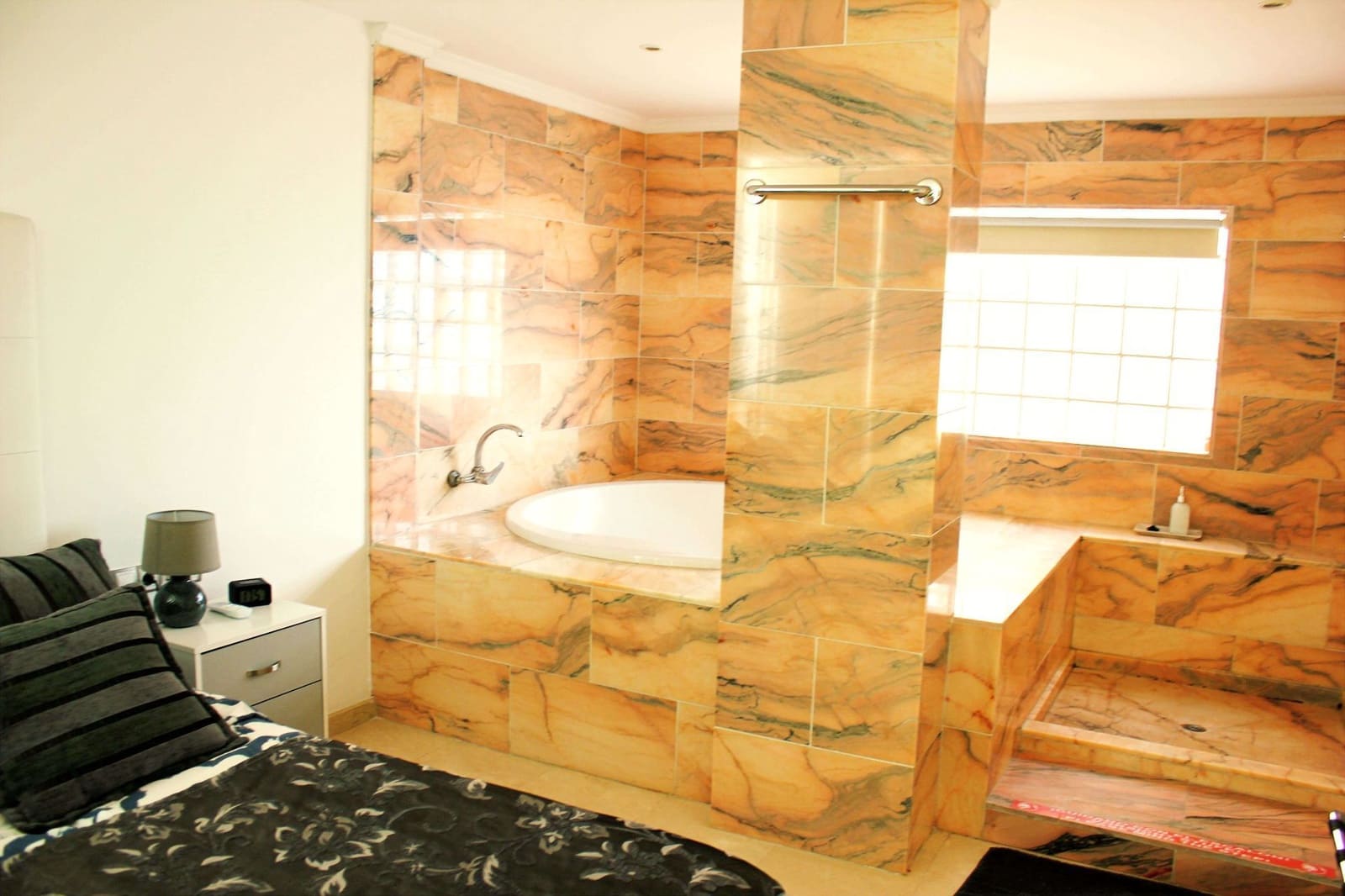 2 bedroom Apartment for sale in Arguineguin with pool - € 640,000 (Ref: 9535580)