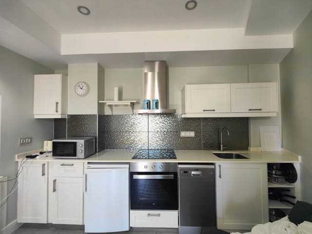 Studio for rent in Arguineguín, Mogán with pool - € 900 (Ref: 9698676)