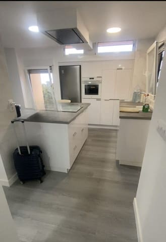 3 sovrum Lägenhet att hyra i Vega de San José, Las Palmas de Gran Canaria - 1 000 € (Ref: 9794236)