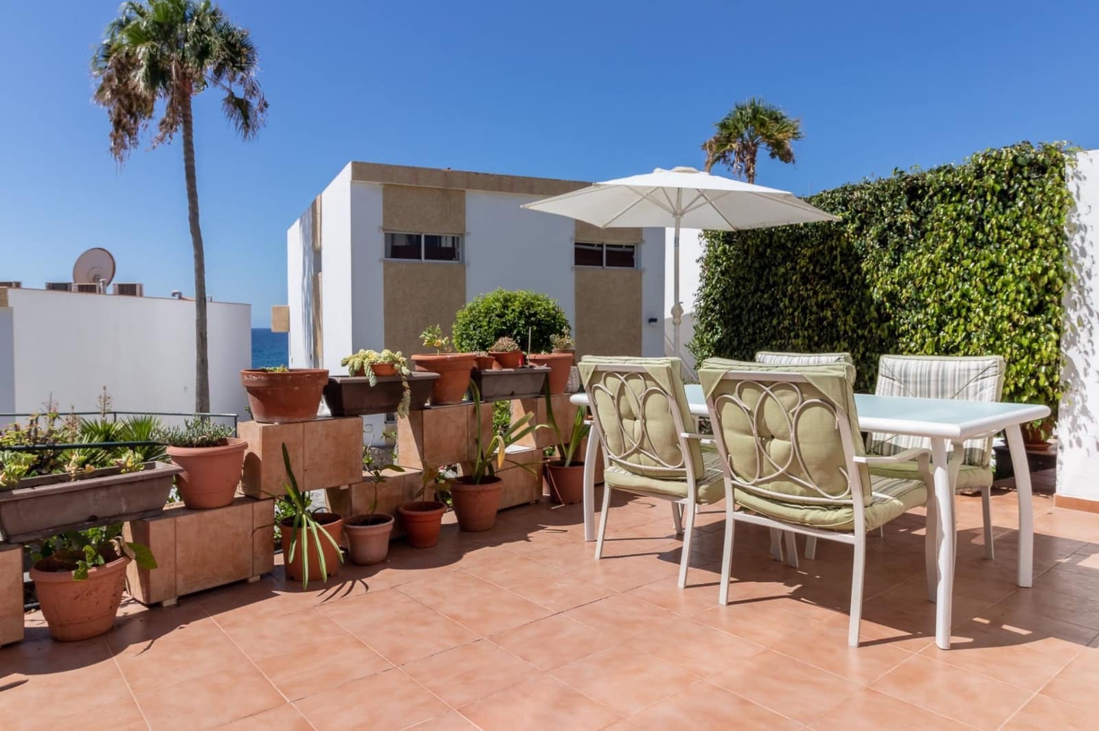 1 bedroom Apartment for rent in San Bartolome de Tirajana with pool - € 1,500 (Ref: 9957540)