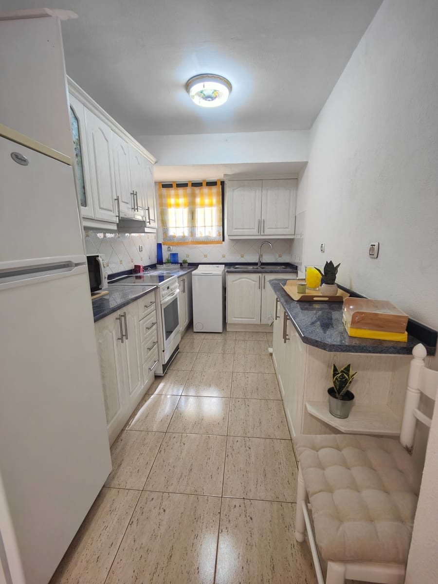 3 slaapkamer Huis te huur in Puerto Rico met zwembad garage - € 1.500 (Ref: 9999540)