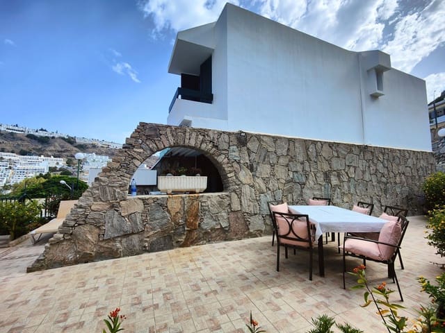 3 sovrum Hus att hyra i Puerto Rico, Mogán med pool garage - 1 500 € (Ref: 9999540)