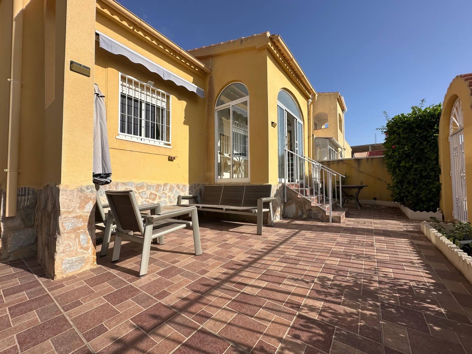 3 sypialnia Willa na sprzedaż w La Marina z basenem garażem - 250 000 € (Ref: 10024602)