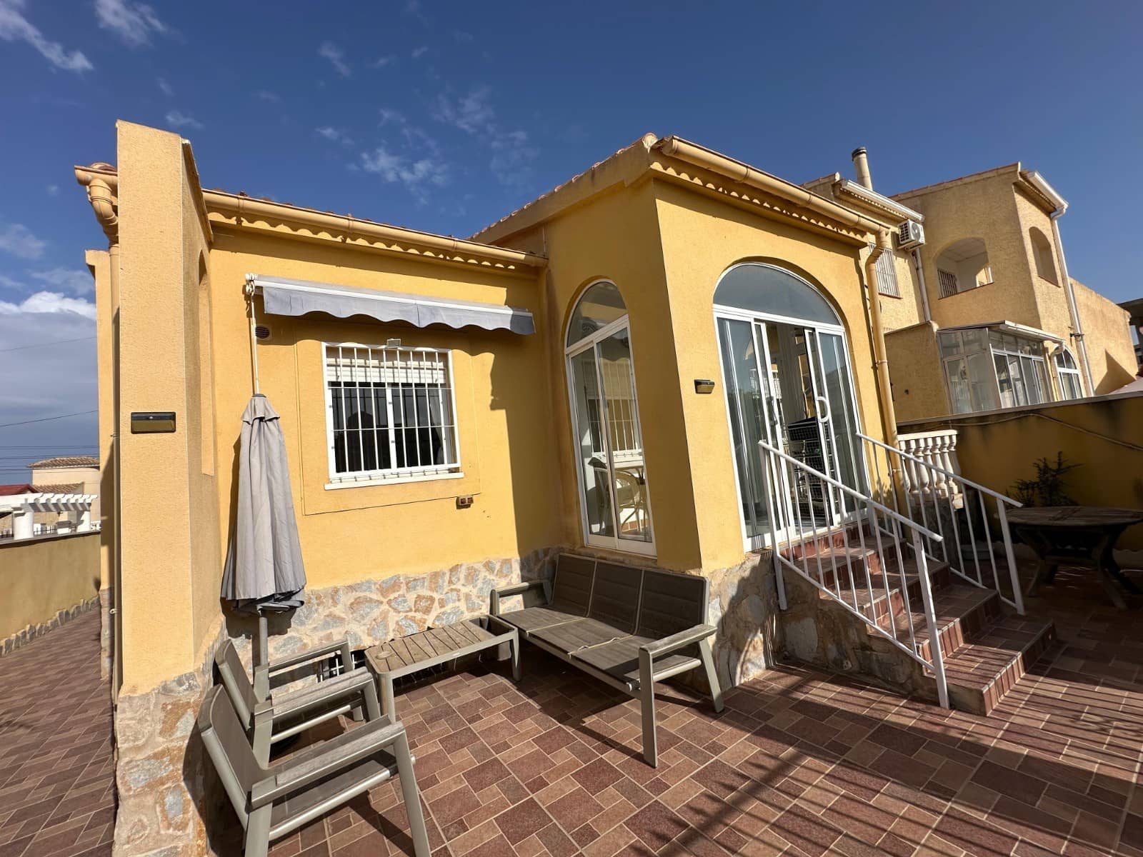 3 sypialnia Willa na sprzedaż w La Marina z basenem garażem - 250 000 € (Ref: 10024602)