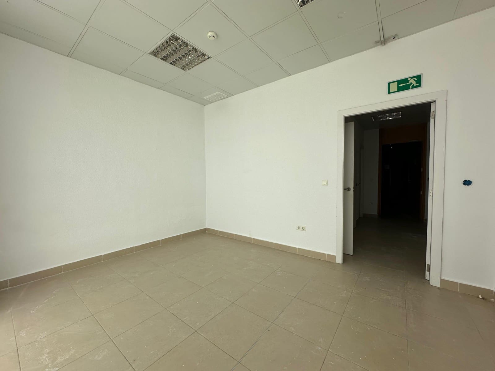Comercial para venda em Daya Nueva - 150 000 € (Ref: 10045768)