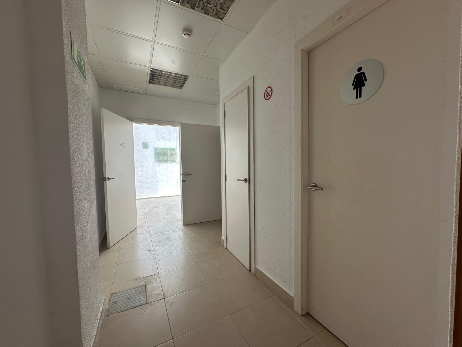 Comercial para venda em Daya Nueva - 150 000 € (Ref: 10045768)
