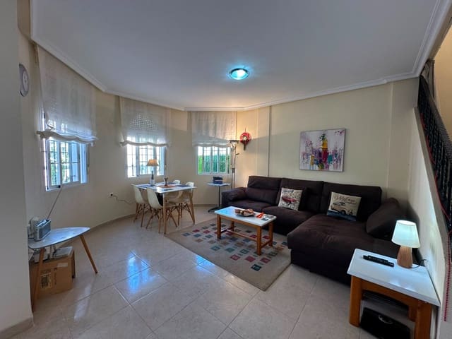 3 soveværelse Villa til salg i La Marina, Elche / Elx med swimmingpool - € 199.999 (Ref: 10057649)