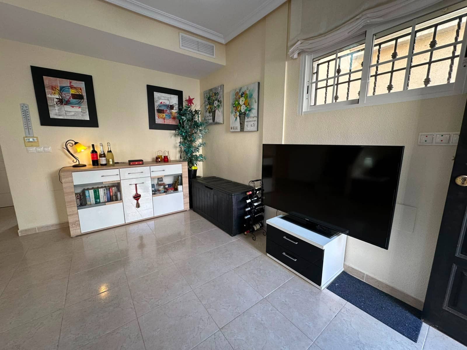 3 soveværelse Villa til salg i La Marina med swimmingpool - € 199.999 (Ref: 10057649)