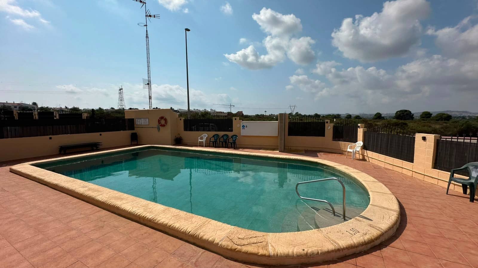3 soveværelse Villa til salg i La Marina med swimmingpool - € 199.999 (Ref: 10057649)