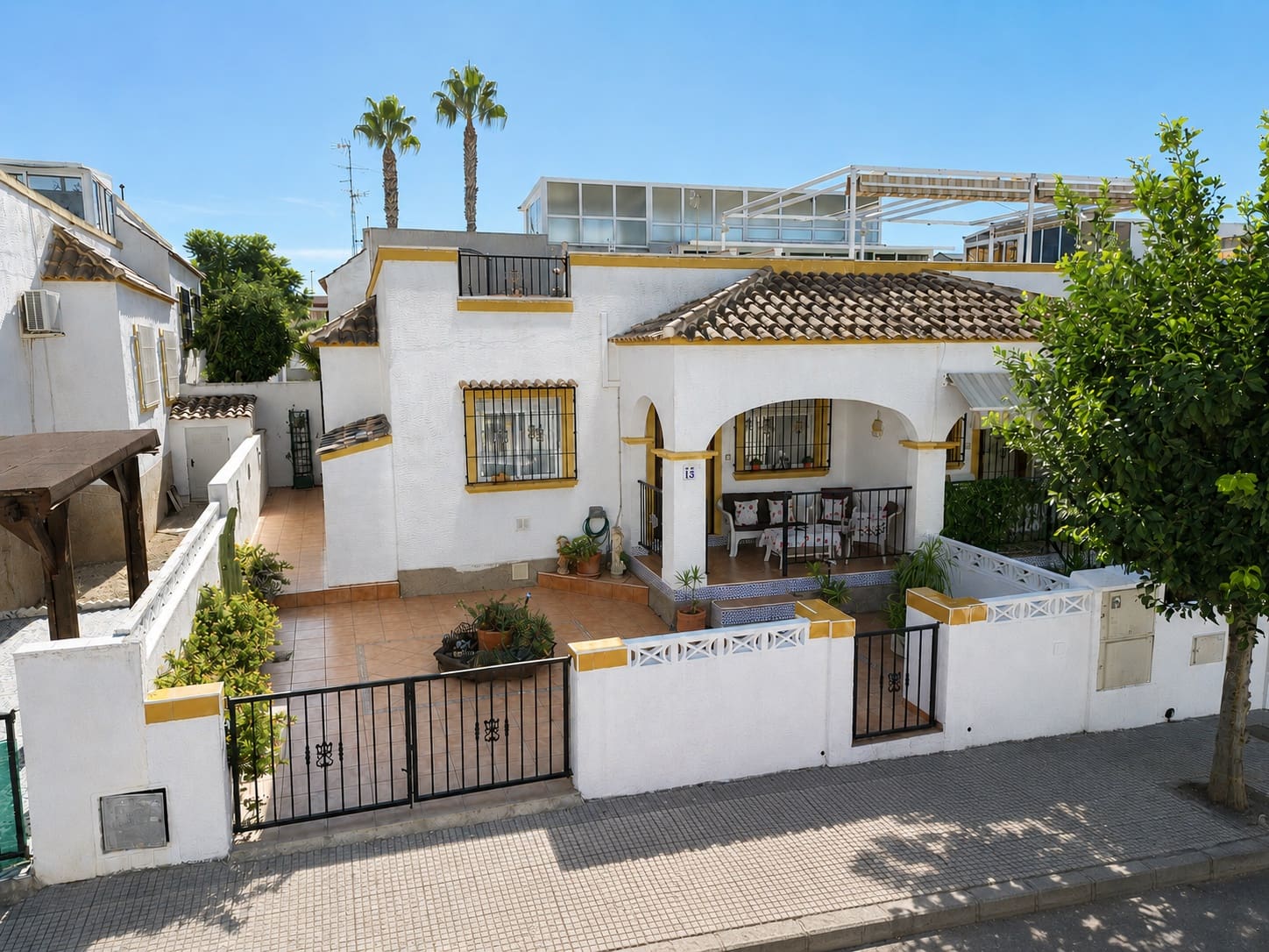 Chalet de 3 habitaciones en La Marina en venta con piscina garaje - 174.999 € (Ref: 10076834)