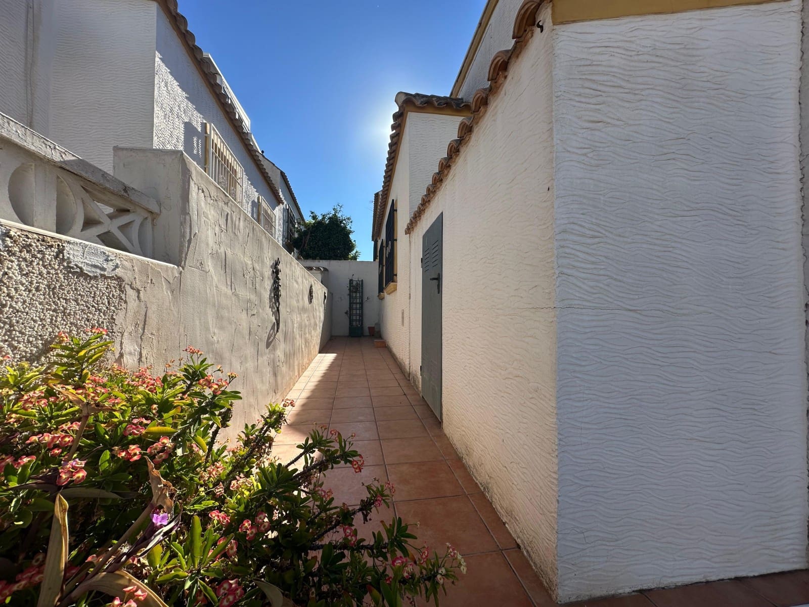 Chalet de 3 habitaciones en La Marina en venta con piscina garaje - 174.999 € (Ref: 10076834)