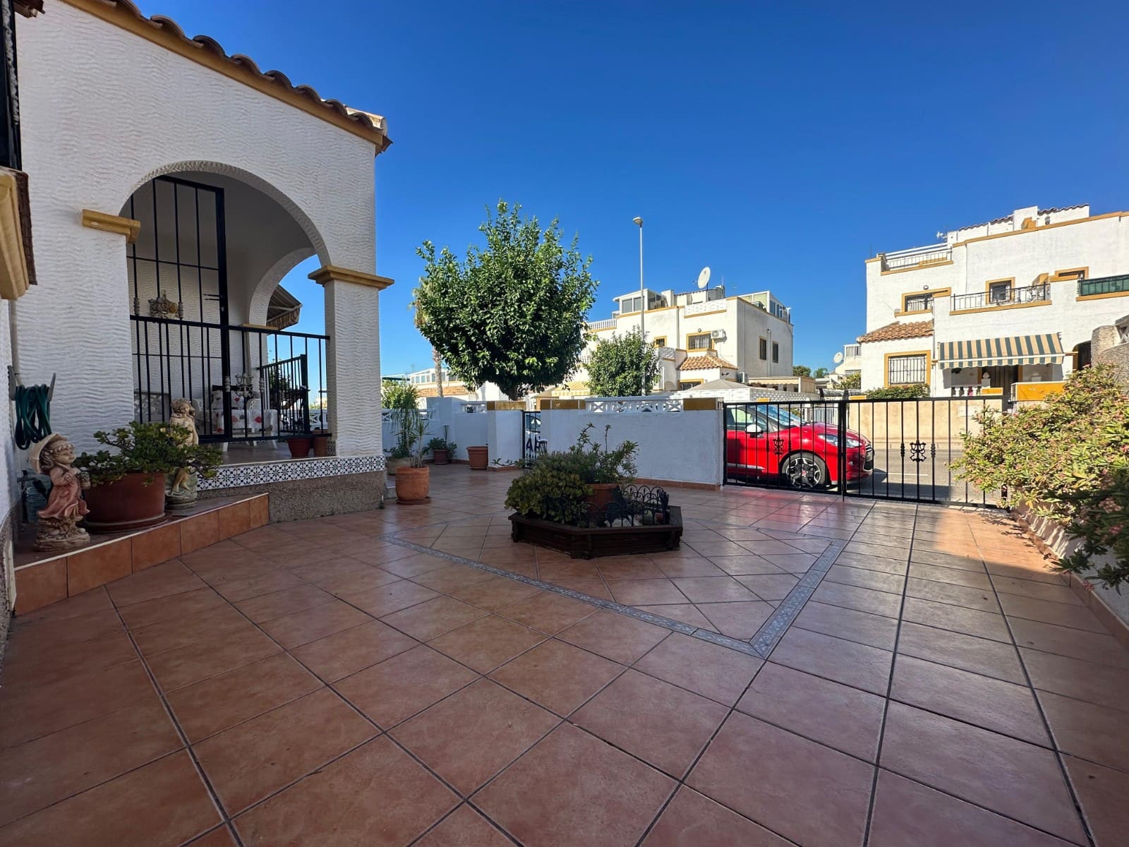Chalet de 3 habitaciones en La Marina en venta con piscina garaje - 174.999 € (Ref: 10076834)