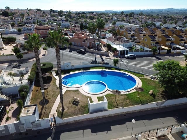 Chalet de 3 habitaciones en La Marina, Elche / Elx en venta con piscina garaje - 174.999 € (Ref: 10076834)