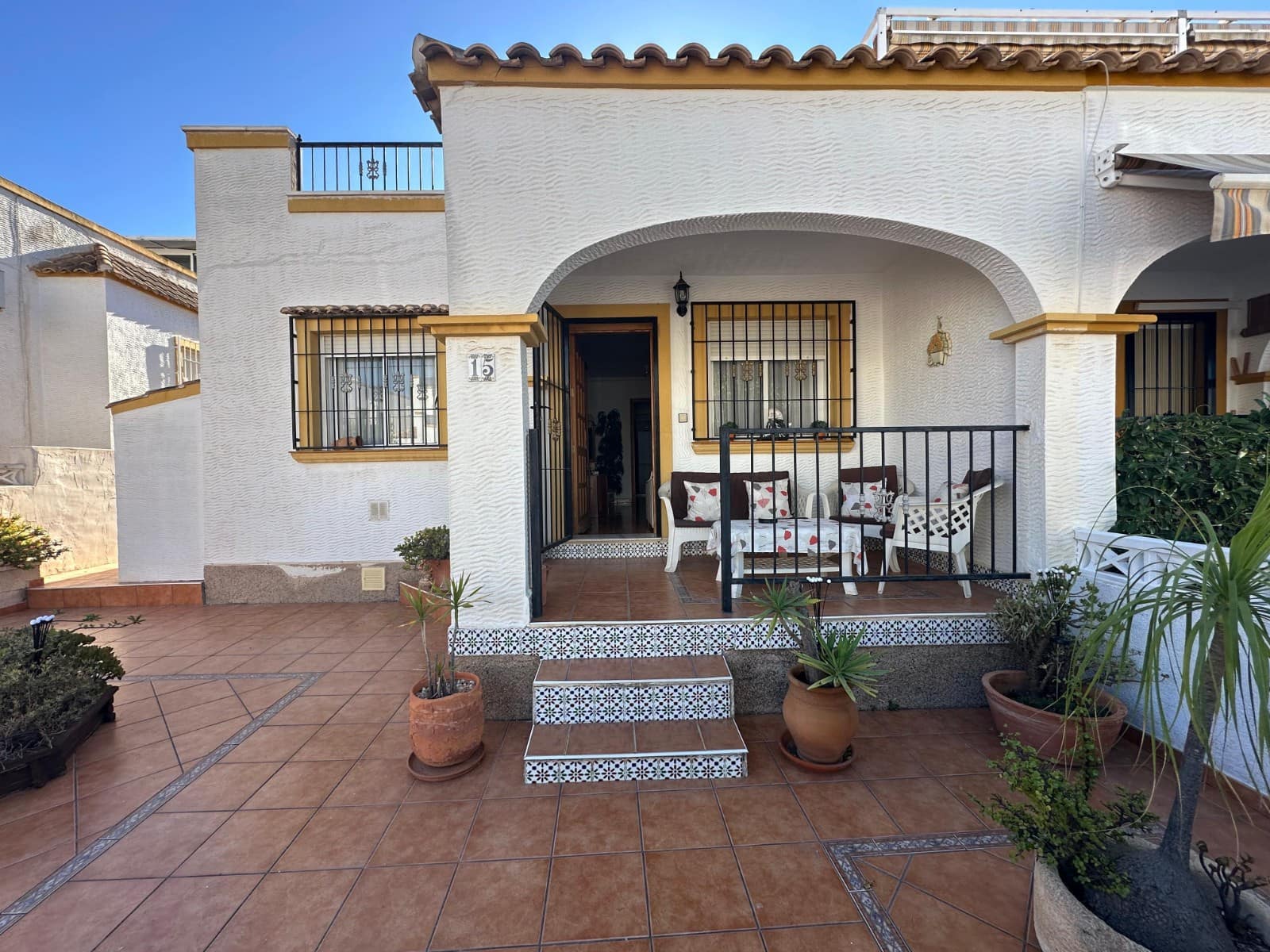 Chalet de 3 habitaciones en La Marina en venta con piscina garaje - 174.999 € (Ref: 10076834)