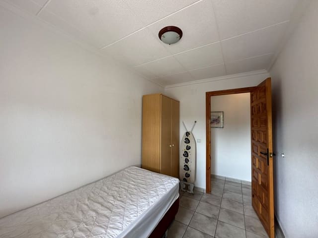 2 makuuhuone Omakotitalo myytävänä paikassa La Marina, Elche / Elx - 125 000 € (Ref: 10144764)