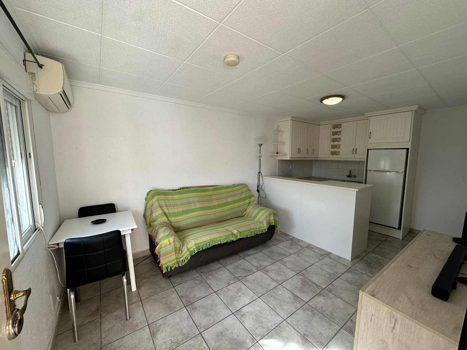 2 makuuhuone Omakotitalo myytävänä paikassa La Marina - 125 000 € (Ref: 10144764)