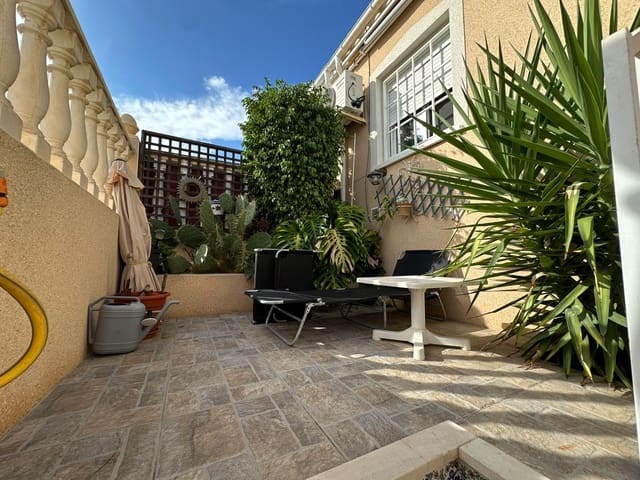 2 makuuhuone Omakotitalo myytävänä paikassa La Marina, Elche / Elx - 125 000 € (Ref: 10144764)