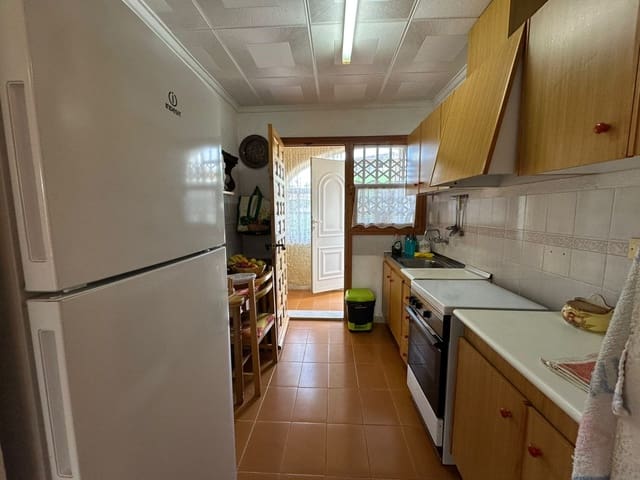 3 soveværelse Villa til salg i La Marina, Elche / Elx med garage - € 180.000 (Ref: 10155877)