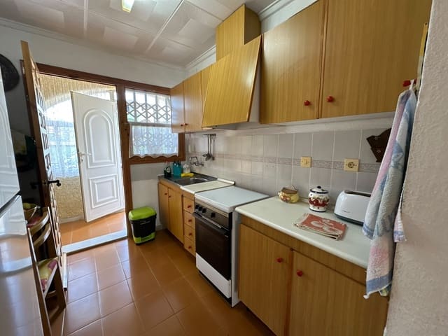 3 soveværelse Villa til salg i La Marina, Elche / Elx med garage - € 180.000 (Ref: 10155877)