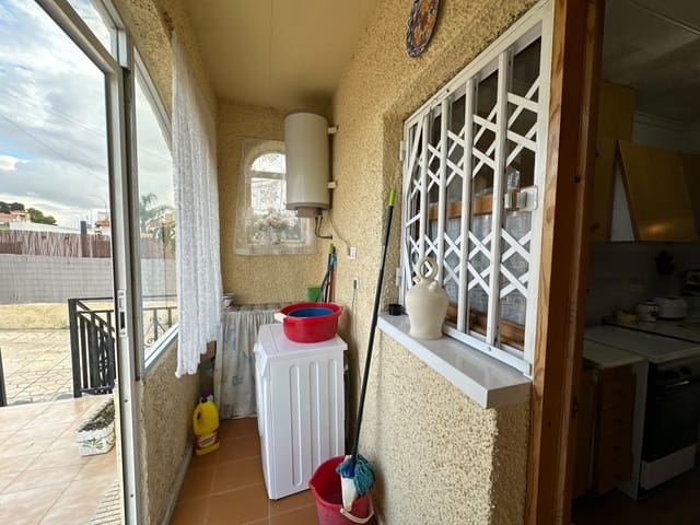 3 soveværelse Villa til salg i La Marina, Elche / Elx med garage - € 180.000 (Ref: 10155877)