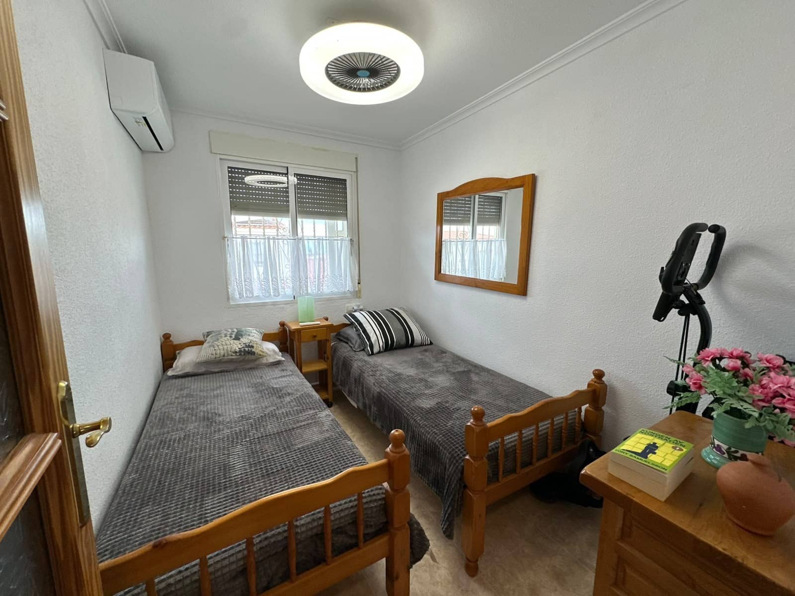 3 makuuhuone Omakotitalo myytävänä paikassa La Marina - 160 000 € (Ref: 10156177)