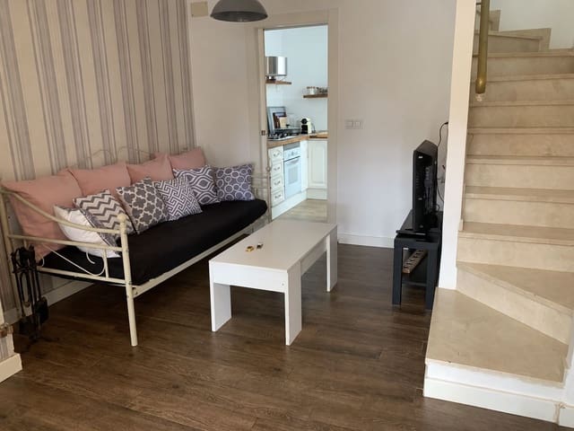 1 soveværelse Byhus til salg i La Marina, Elche / Elx med swimmingpool - € 107.000 (Ref: 10160104)