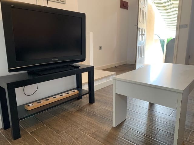 1 soveværelse Byhus til salg i La Marina, Elche / Elx med swimmingpool - € 107.000 (Ref: 10160104)