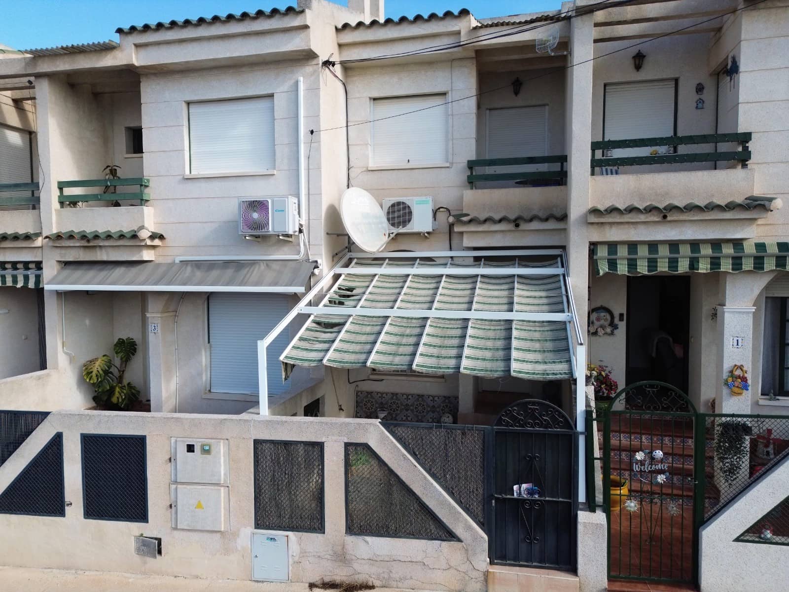 1 soveværelse Byhus til salg i La Marina med swimmingpool - € 107.000 (Ref: 10160104)