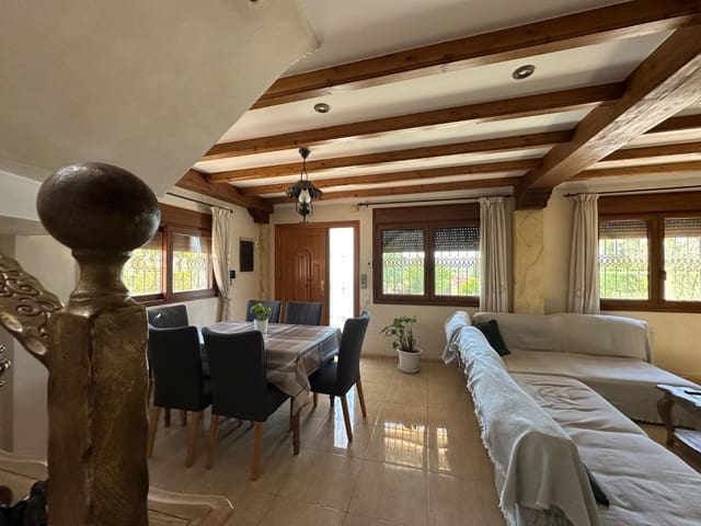 3 sypialnia Willa na sprzedaż w La Marina, Elche / Elx z basenem garażem - 380 000 € (Ref: 10172117)