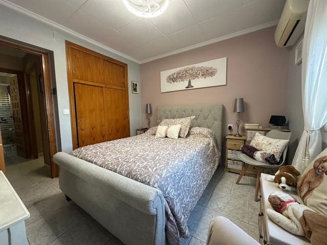 2 slaapkamer Villa te koop in La Marina, Elche / Elx met zwembad garage - € 250.000 (Ref: 10182224)