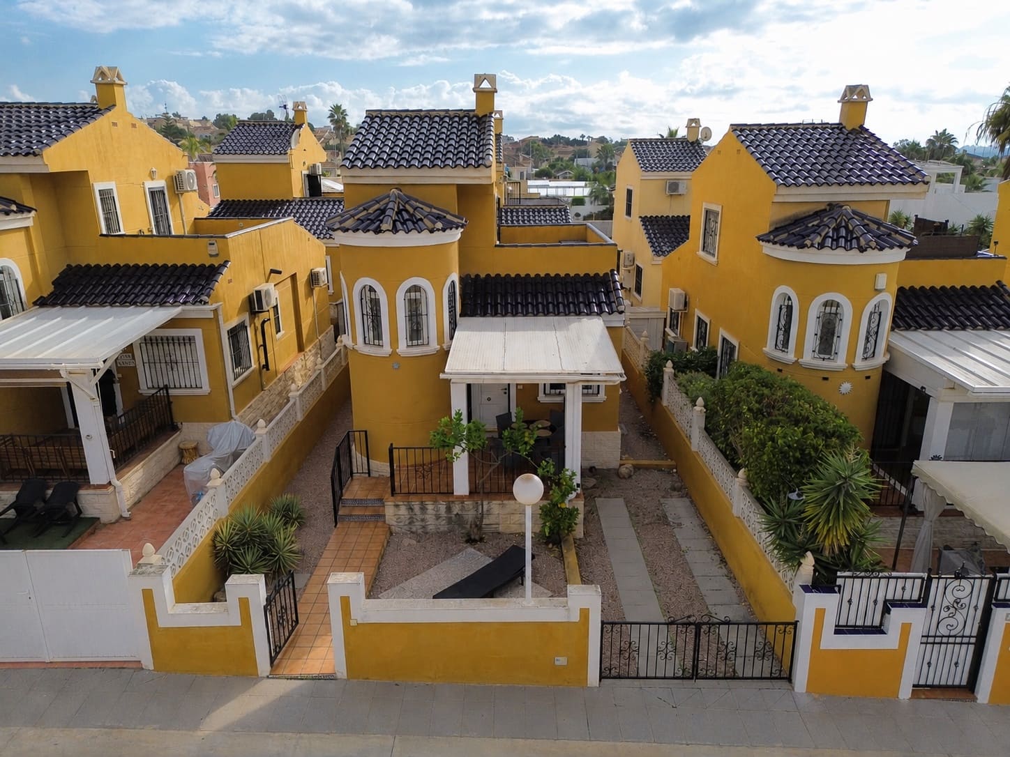3 sypialnia Willa na sprzedaż w La Marina z basenem garażem - 195 000 € (Ref: 10183493)