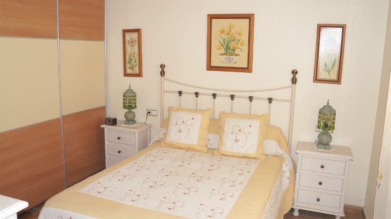 3 bedroom Semi-detached Villa for sale in Rojales with garage - € 180,000 (Ref: 4918916)