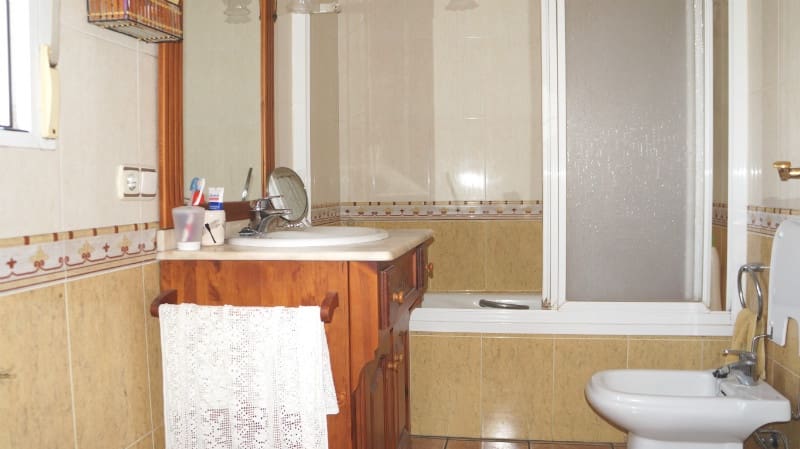 3 bedroom Semi-detached Villa for sale in Rojales with garage - € 180,000 (Ref: 4918916)