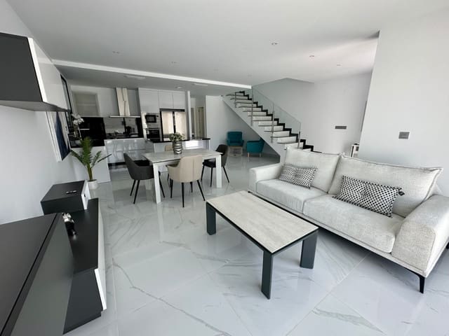 3 slaapkamer Villa te koop in La Marina, Elche / Elx met zwembad - € 455.000 (Ref: 4918940)