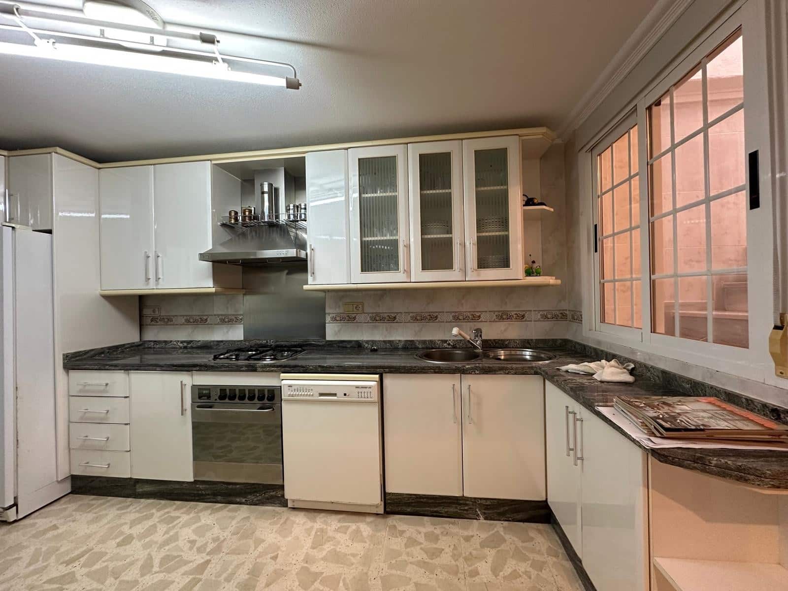 3 soverom Kommersiell til salgs i La Marina - € 525 000 (Ref: 4919017)