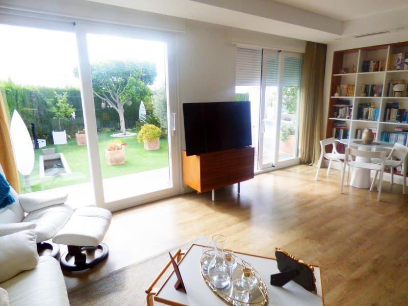 Chalet de 3 habitaciones en La Marina en venta con piscina - 495.000 € (Ref: 4919343)
