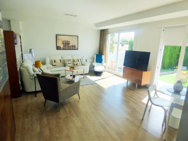 Chalet de 3 habitaciones en La Marina en venta con piscina - 495.000 € (Ref: 4919343)