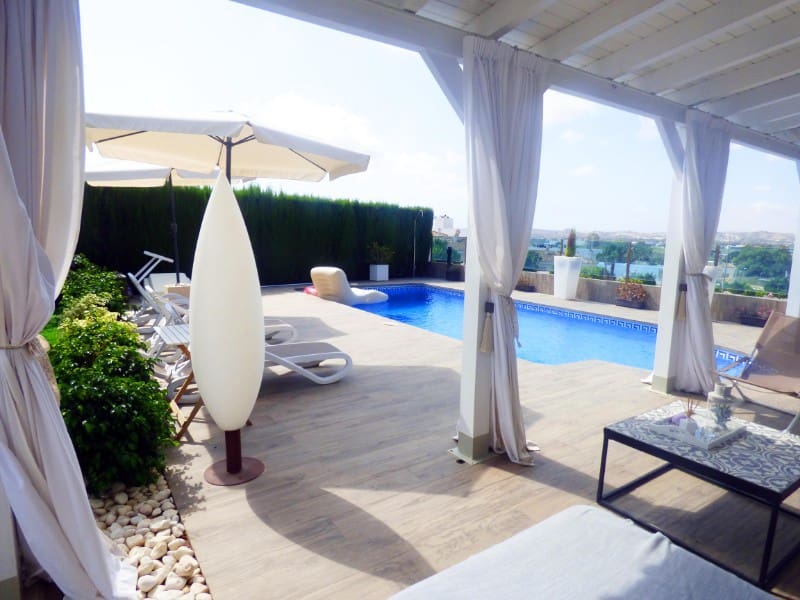 Chalet de 3 habitaciones en La Marina en venta con piscina - 495.000 € (Ref: 4919343)