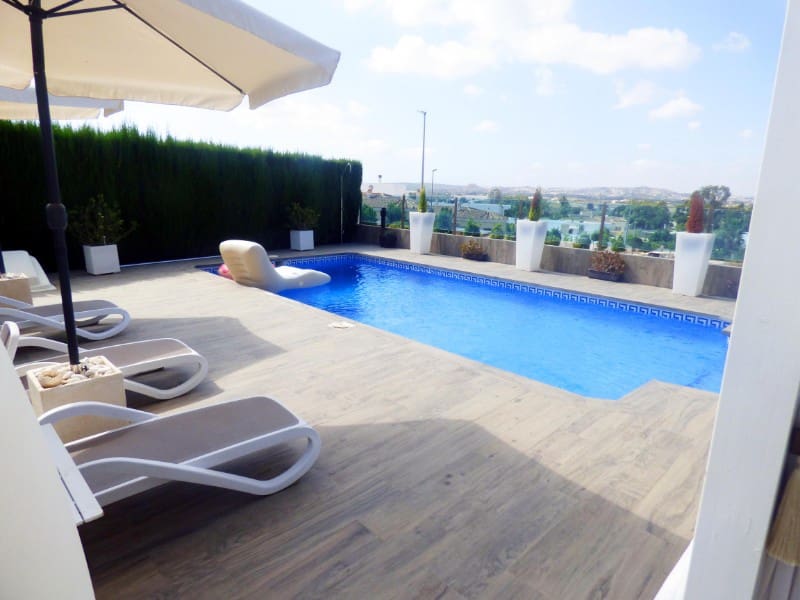 Chalet de 3 habitaciones en La Marina en venta con piscina - 495.000 € (Ref: 4919343)
