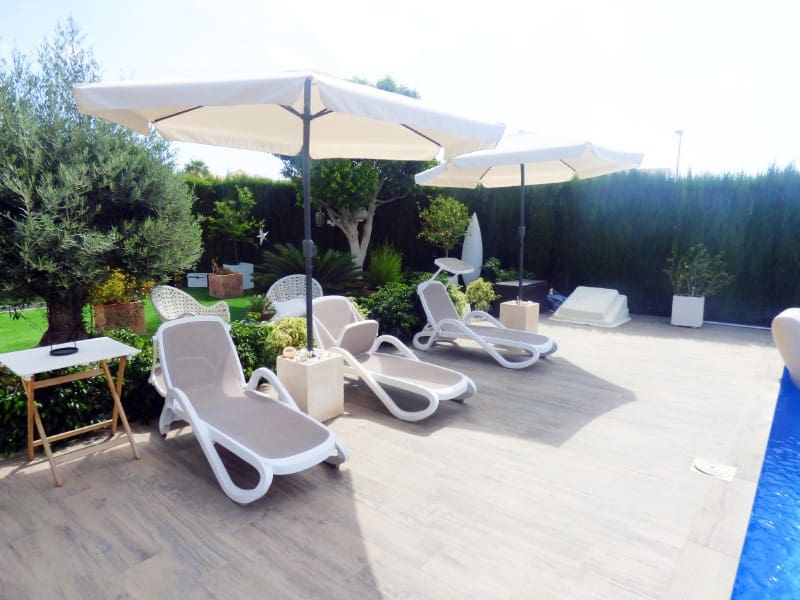 Chalet de 3 habitaciones en La Marina en venta con piscina - 495.000 € (Ref: 4919343)