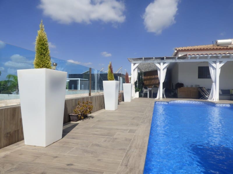 Chalet de 3 habitaciones en La Marina en venta con piscina - 495.000 € (Ref: 4919343)