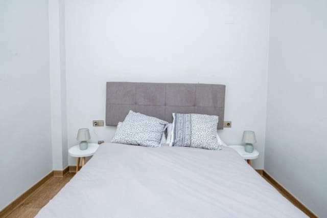 3 slaapkamer Villa te koop in La Marina, Elche / Elx met zwembad - € 495.000 (Ref: 4919343)